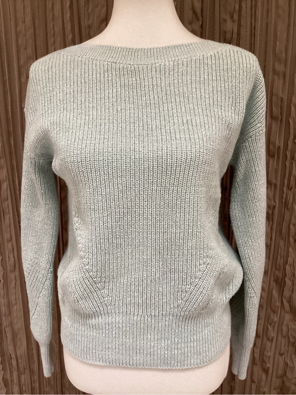 GAP Mint Green Crewneck Sweater, thicker knit, 22” long, ribbed trim, Medium